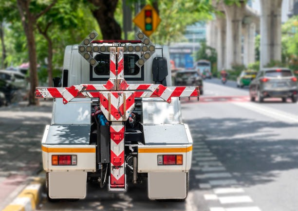 Convenient tow truck near me for Emergency Towing