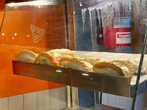 How a Pizza Warmer Keeps Pizza Fresh and Hot
